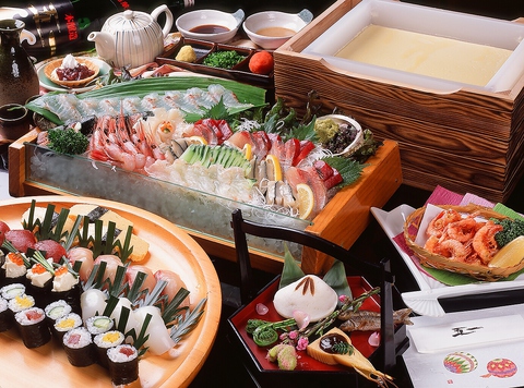 都会の喧騒を忘れて…和とお寿司で至福のひと時をお過ごしいただけます。