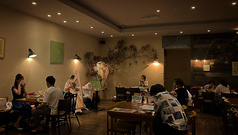 夜はグッと大人の雰囲気に。定期開催される演奏会は最高のひととき♪