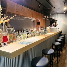 最大8名まで入れるカウンター席をご用意しております♪