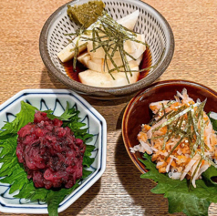 山芋正油漬け/ホタルイカ炙り/梅水晶/クリームチーズ豆腐/酒盗クリームチーズ