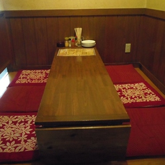 ゆったりと長時間楽しめ、食事も会話も弾むこと間違いなし。