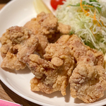 部位別に特製のザンギダレに24時間漬け込み、味を馴染ませているシェフおすすめのこだわりザンギ！