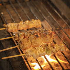 こだわりの炭で丁寧に仕上げる