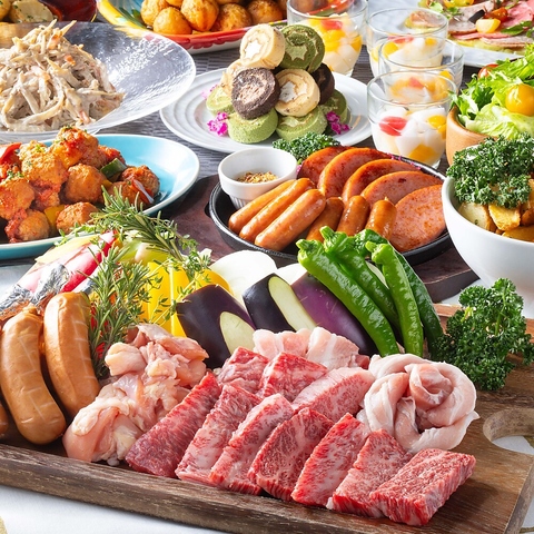 時間無制限のビュッフェ食べ放題＆ドリンクバー♪お席で焼いて楽しむBBQプランも！
