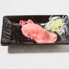 ねぎ塩牛タン炙り肉寿司