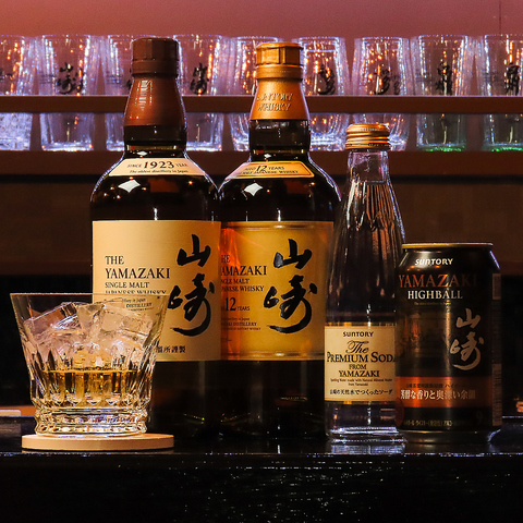 豊富なお酒を取り揃えた大人のための隠れ家バー