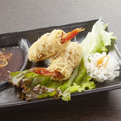 海老と豚挽き肉入り網ライスペーパー巻の揚げ春巻き