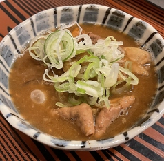 名物もつ煮込みの写真