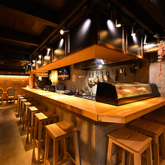 当店のカウンター席は12席完備。のんびりご利用できますのでお一人様はもちろんデートのご利用などに最適です。