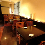 黒を基調とした落ち着きのある雰囲気でお食事をお楽しみください♪様々なシーンでご利用いただけます