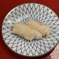 白身/間八(カンパチ)/烏賊(イカ)/しめ鯖/玉子/タコ