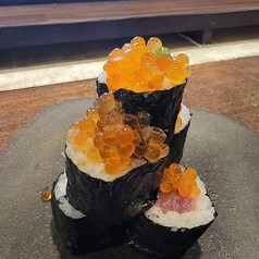 ネギトロ巻き　イクラのせ