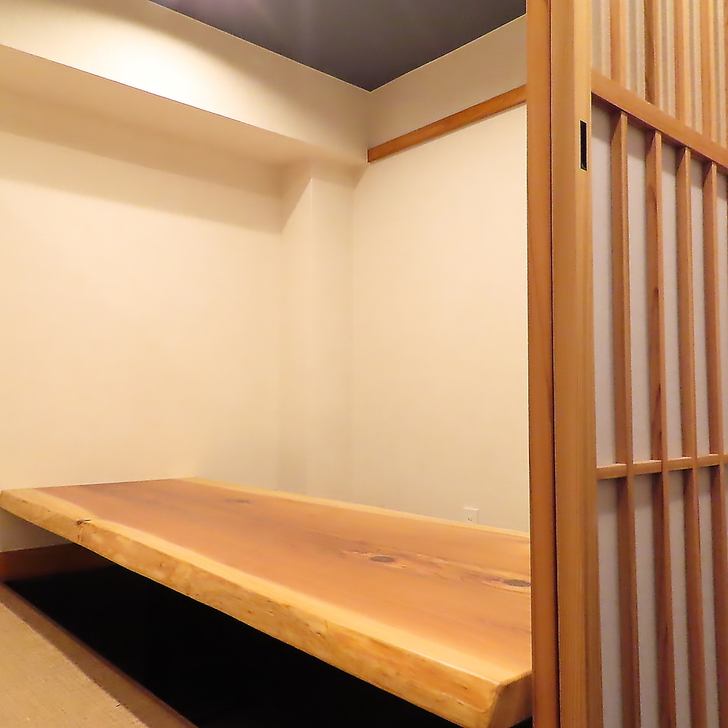 ご接待などのプライベートなお食事会もご満喫いただける、広々とした完全個室をご用意しております◎