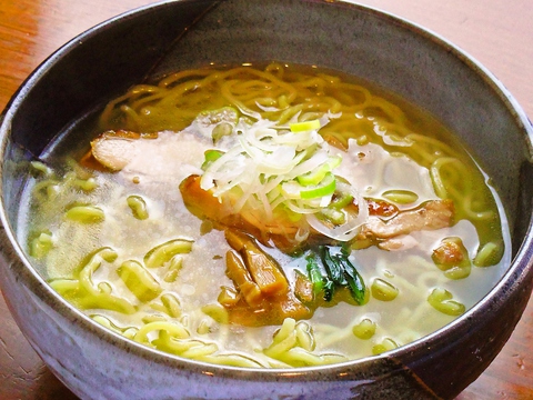 鶏ガラベースに魚介だしを合わせたダブルスープ。風味豊かな和風らーめんのお店！