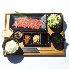 定食スタイルでご提供しています。