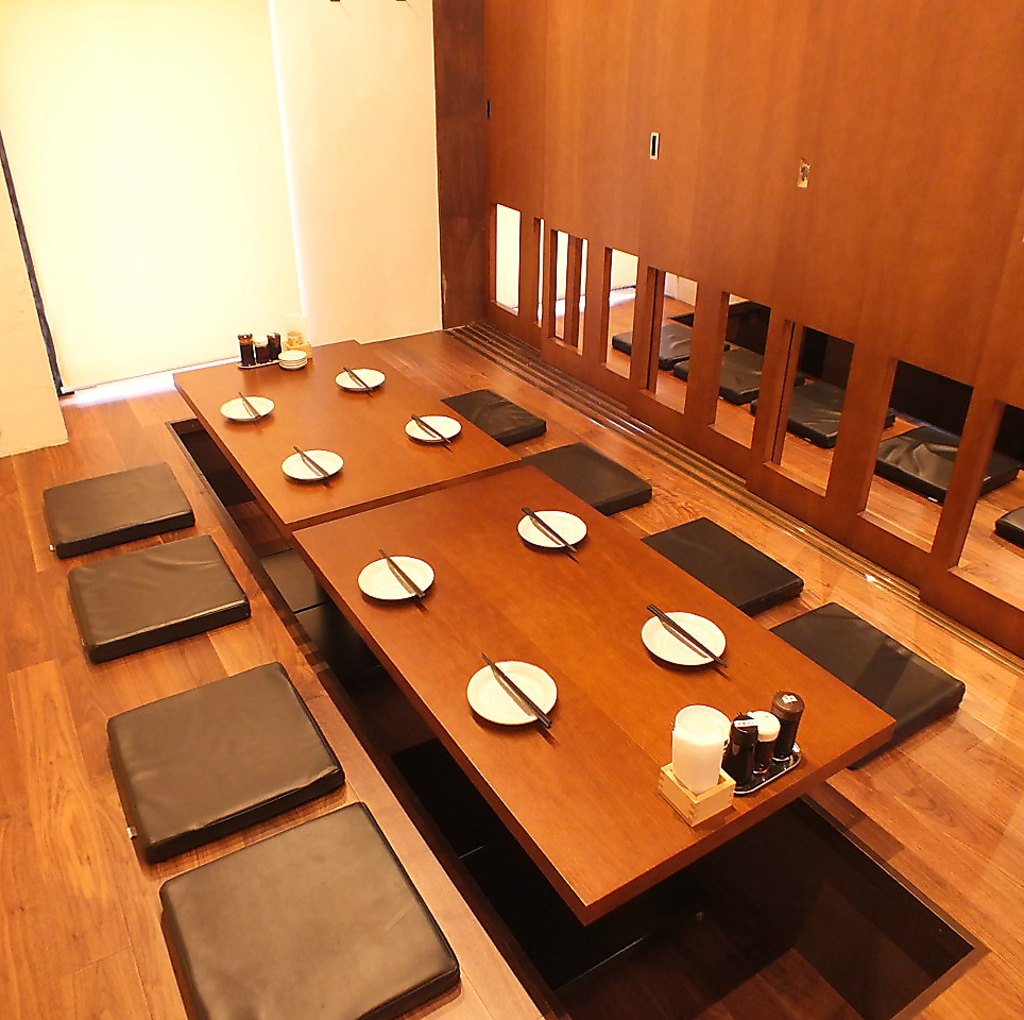 ご宴会に最適なお座敷個室もご用意。最大32名様前後でゆったり楽しく宴会できます！