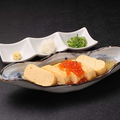 自家製出汁かけ　だし巻きいくらがけ