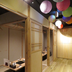 掘りごたつでゆっくりおくつろぎいただけます♪最大40名のご宴会が可能◎大人数でのご宴会も当店にお任せください！旬の食材を存分にお楽しみ頂きながら、落ち着きのある完全個室でごゆるりと！！素敵な時間をお過ごしください。