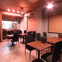 店内貸切で25名程度でのご利用が可能です。