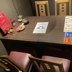5~6名様用のテーブル席。※写真は系列店のものになります。