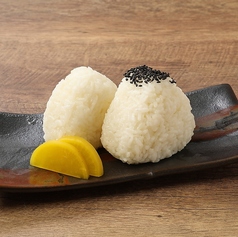 骨付鳥の肉汁につけるおにぎり