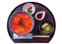 北海道産 鮭のイクラ丼