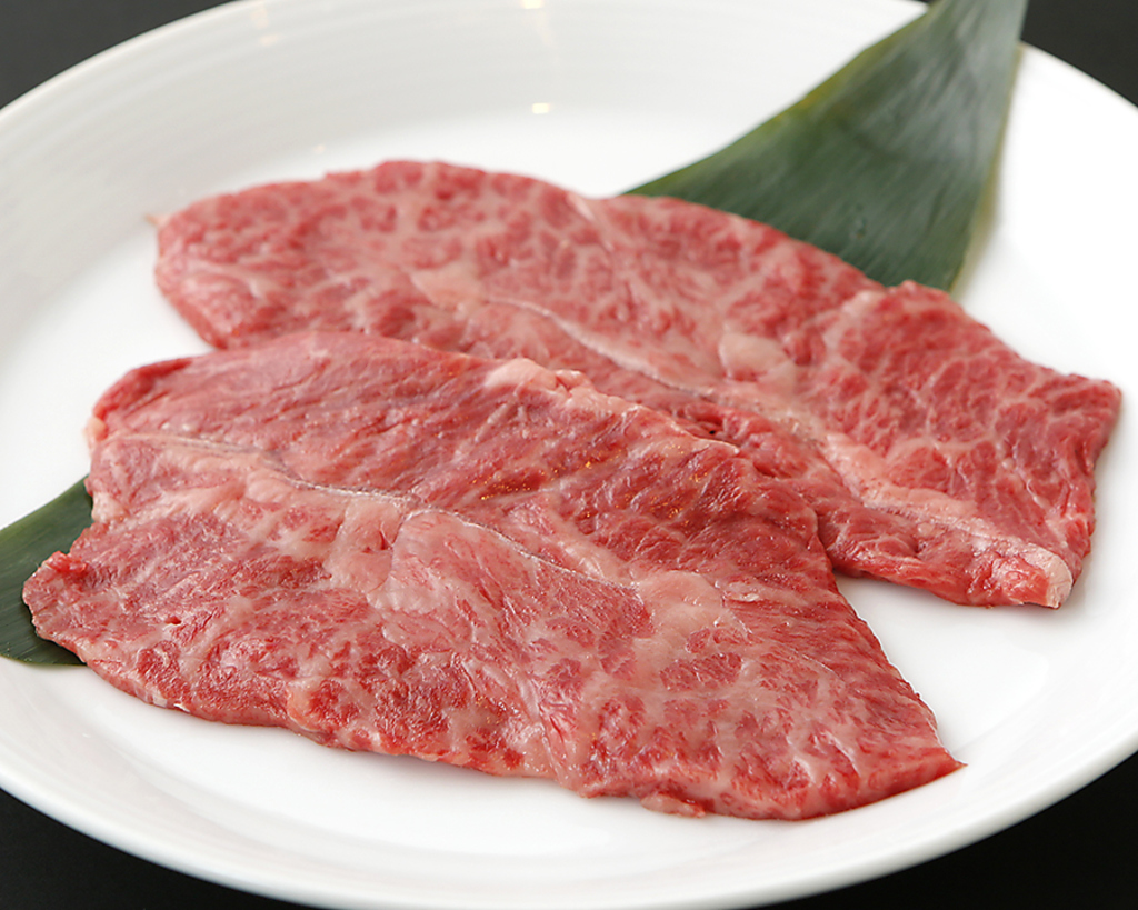 【ミスジ】ザブトンよりも更に希少な部位。肉の甘みと風味を堪能できます！是非お試しください★