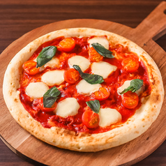 チェリートマトとバジルのマルゲリータ