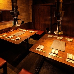 【個室は5名様から最大24名様まで】お店の奥には、6名様からご利用いただける個室有。最大24名様までご利用いただけます。会社宴会や、歓迎会・送別会など年間を通してご利用いただける店内です。帰りも駅チカで安心。