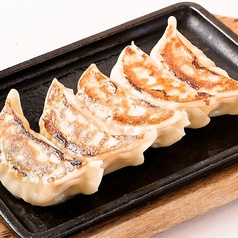 ■鉄板焼き餃子（5個）