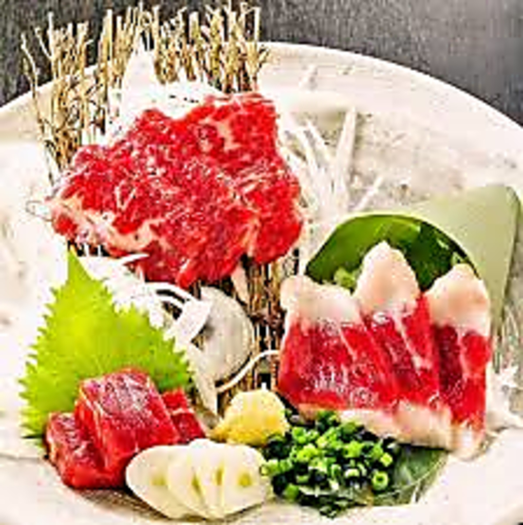 日本酒は常備10種類以上　九州馬刺しは本場熊本より仕入れています