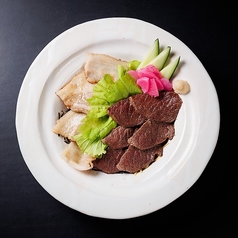 《自家製》村上牛と岩船豚の肉丼