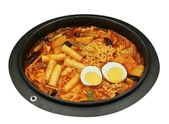 チーズラーメントッポキ鍋