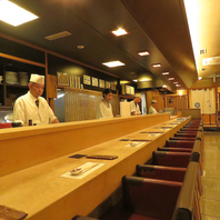 目の前での鉄板焼は圧巻！