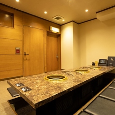 最大20名様までの掘りごたつ個室。同窓会やお子様連れにも使いやすい造り。コース4名様以上6,000円～