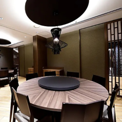 8名個室(丸テーブル席)のご用意ございます。