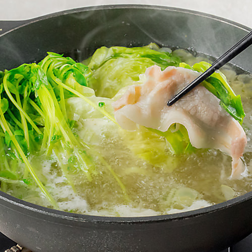 【創業時より人気のみぞれつゆしゃぶ】シャキシャキしたレタスの食感とお肉のうま味がよく合います！