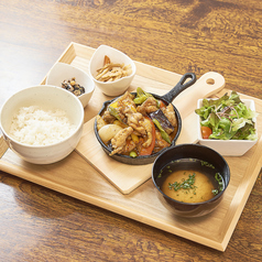 鶏の辛味噌焼き　タッカルビ風定食