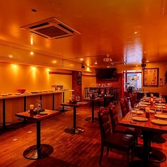 3時間完全貸切パーティーのコースを貸切限定のお客様にはご用意しております◎15名以上から、プロジェクター、音響など設備充実です♪パーティーグッズも幅広く取り揃えております！店内を広くゆったりとご利用いただけますので、ご宴会や結婚式の2次会、同窓会などでご利用ください♪