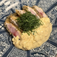 賞味期限1分。レアで揚げたアジフライなど創作逸品も◎