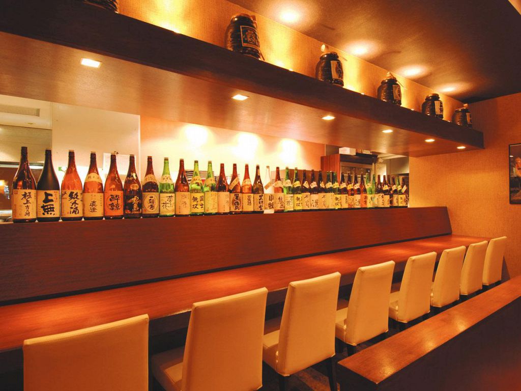 2名様におすすめのカウンター席。デートにも使えます。