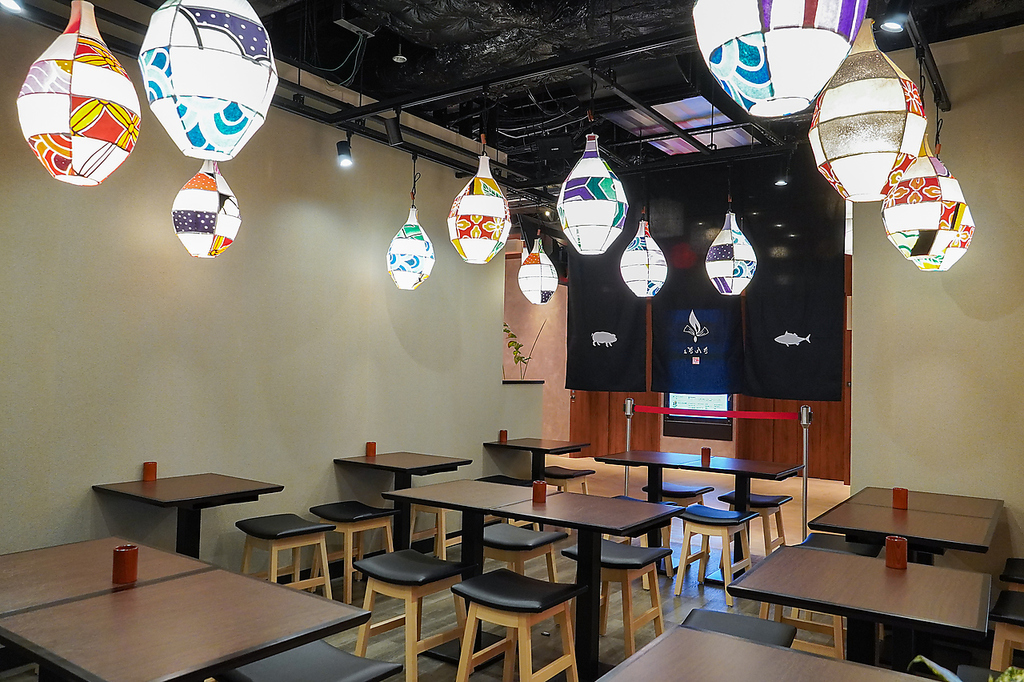 【サク飲み】にぎやかな雰囲気の店内☆昼飲みや仕事終わりのサク飲み・会社宴会などにぴったり◎