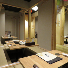 大人数での宴会にも◎掘りごたつ席でゆっくりとおくつろぎください！