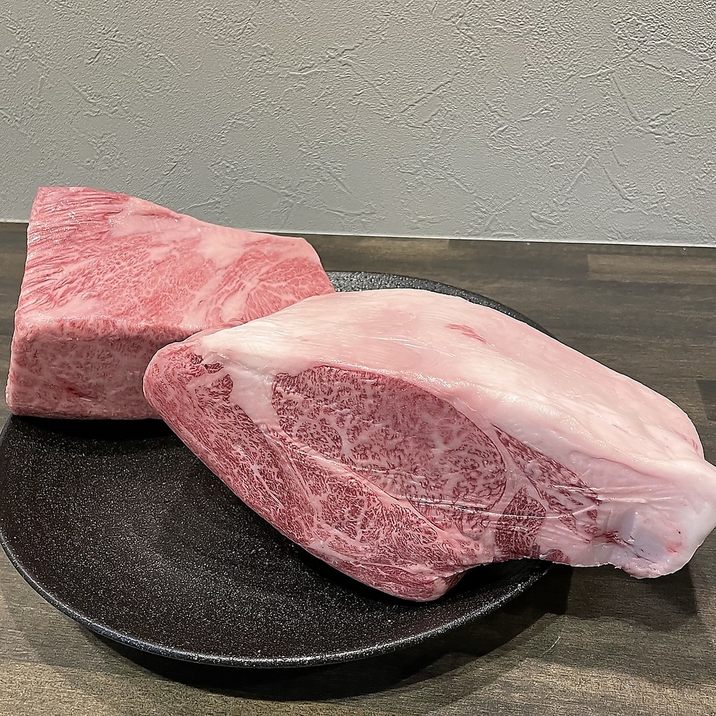鮮度こそお肉の命。独自のルートで迅速に仕入れ、注文後にカット。一番美味しい状態でお届けします。