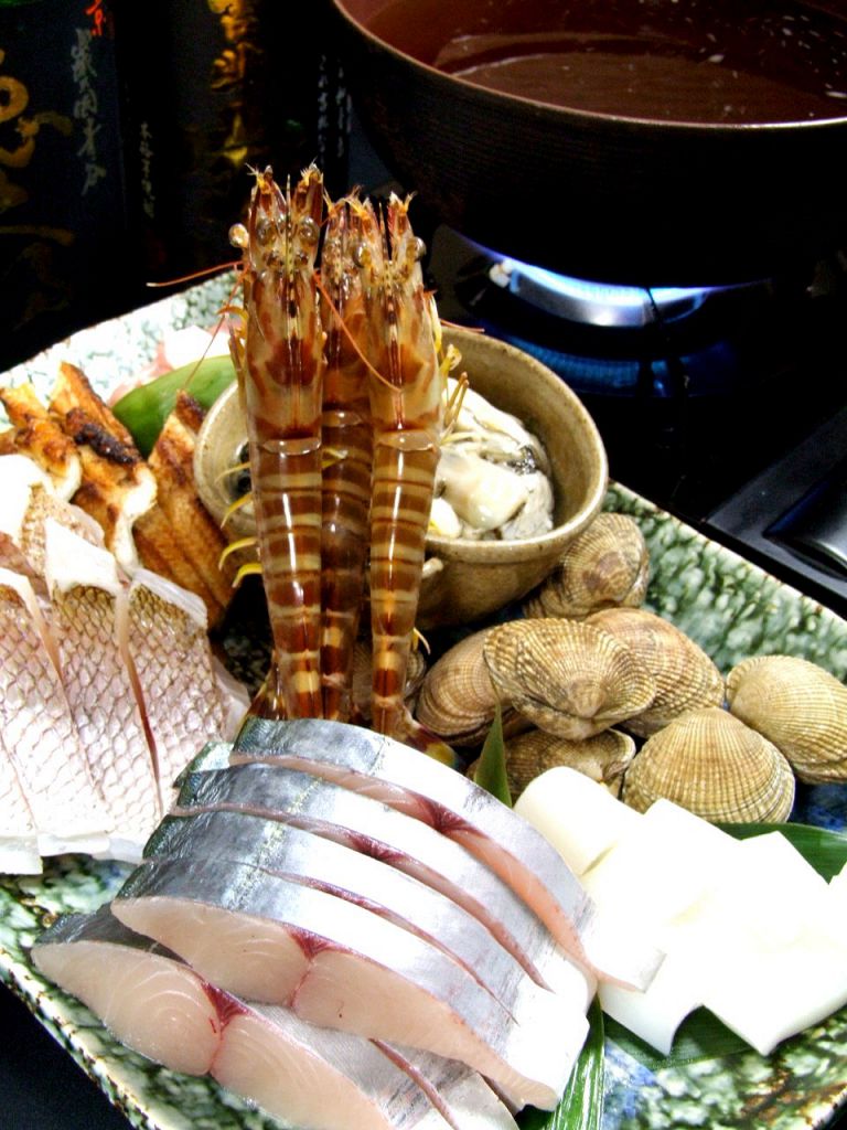 明石大漁鍋コース3800円。魚介の旨みを存分に堪能できる贅沢なお鍋。