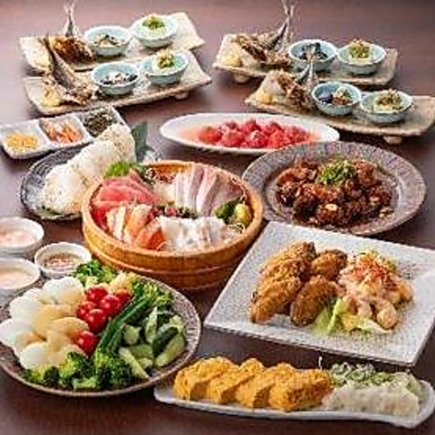 新鮮な海鮮ネタと創作料理が自慢のお店！落ち着いた雰囲気の個室も完備しております！