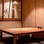 掘りごたつ個室でくつろぐ