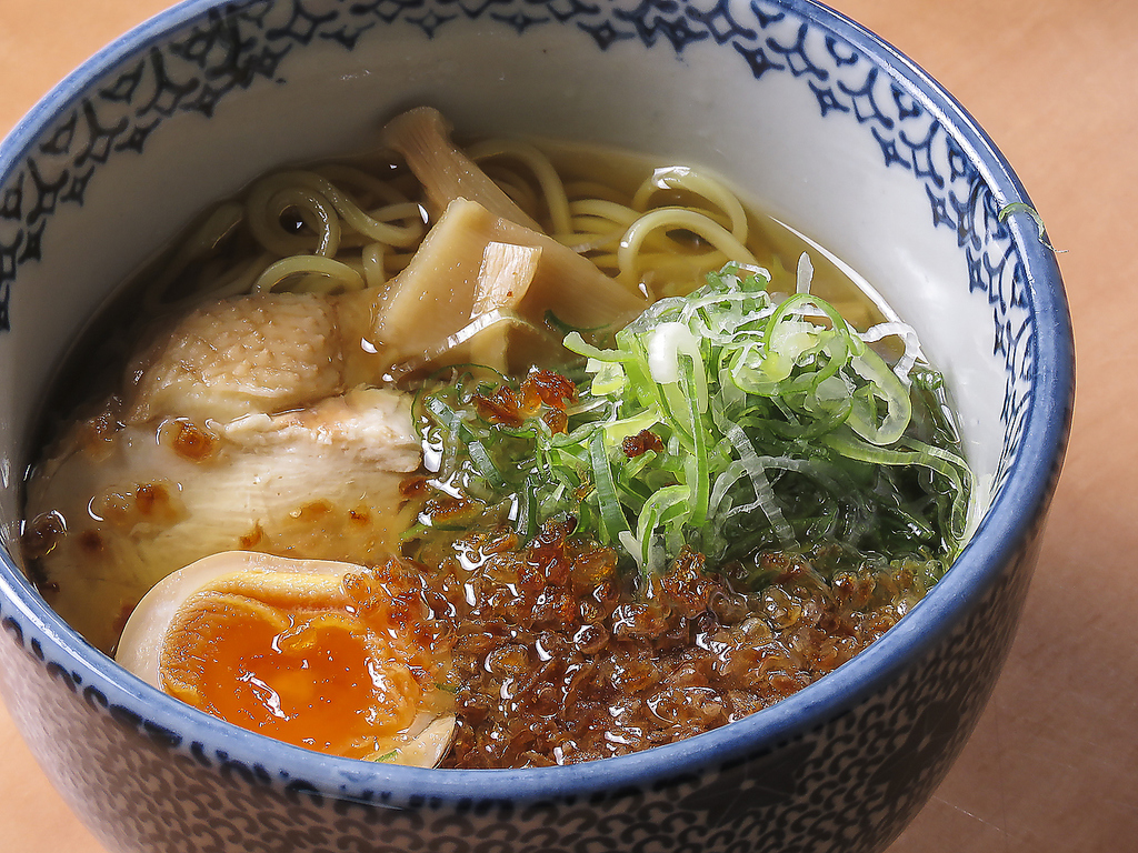 【天文館　焼き鳥　飲み放題　焼鳥　地鶏　会社宴会 炭火焼き　個室　宴会　黒さつま鶏】