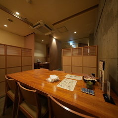 レイアウト変更も柔軟です!人数に合わせてテーブルを繋げたり、仕切りを設けるなど、柔軟な席配置が可能です。(※予約時にご相談ください)