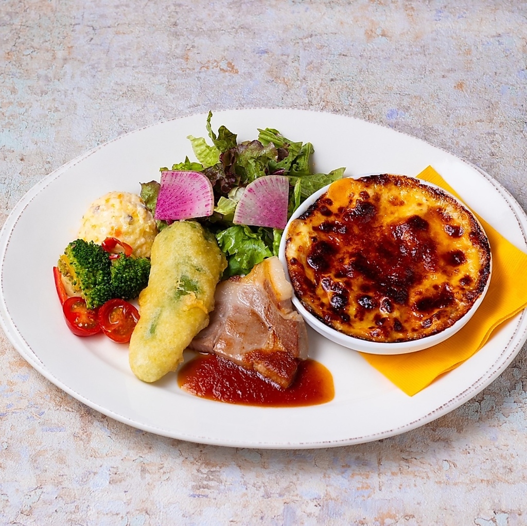 ランチメニューも充実♪ママ会・昼宴会にはオトクなセットメニューもご用意しております。